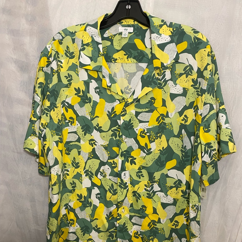 Men’s Short Sleeve Colorful Print Button Up Shirt By DIP  NWT